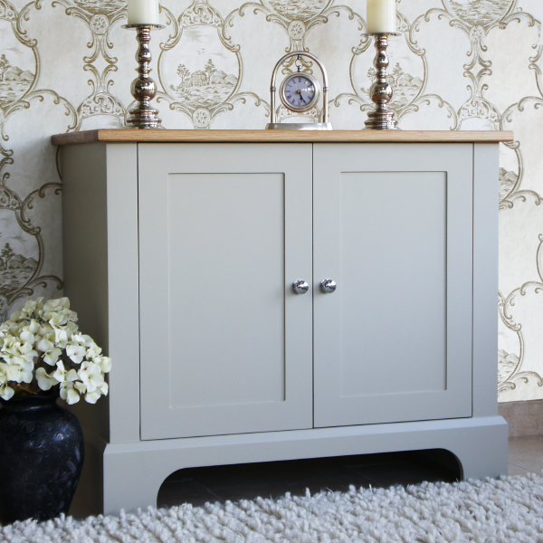 Simple Shaker Style Painted Cupboard furniture with solid oak top.