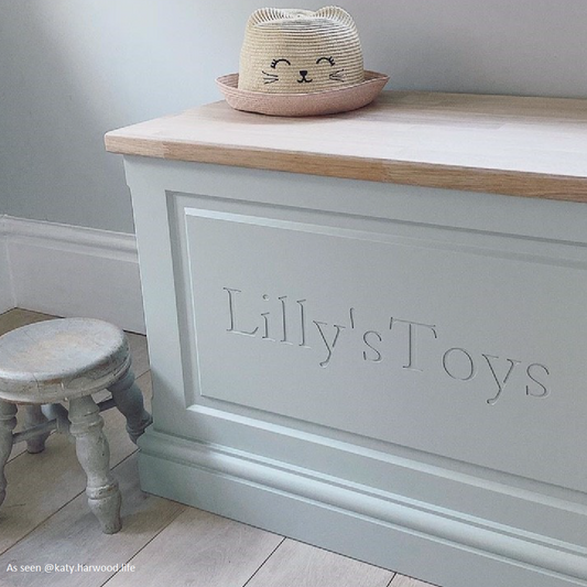 Original Storage Chest with Oak Lid.